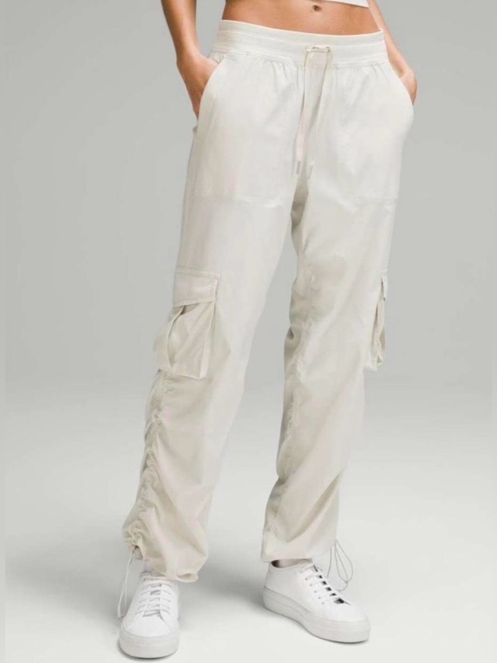 Lululemon Dance Studio Cargo Pants Relaxed Fit color Cream sz Small Athleisure